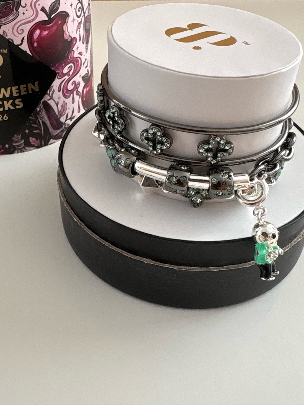 Bomb Party Halloween Stacks26 Zombie Nights ST33624 Silver & Hematite Plating